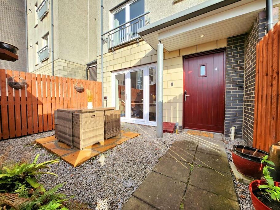 Modern 5 Bedroom Townhouse With Free Parking Glasgow Exterior foto